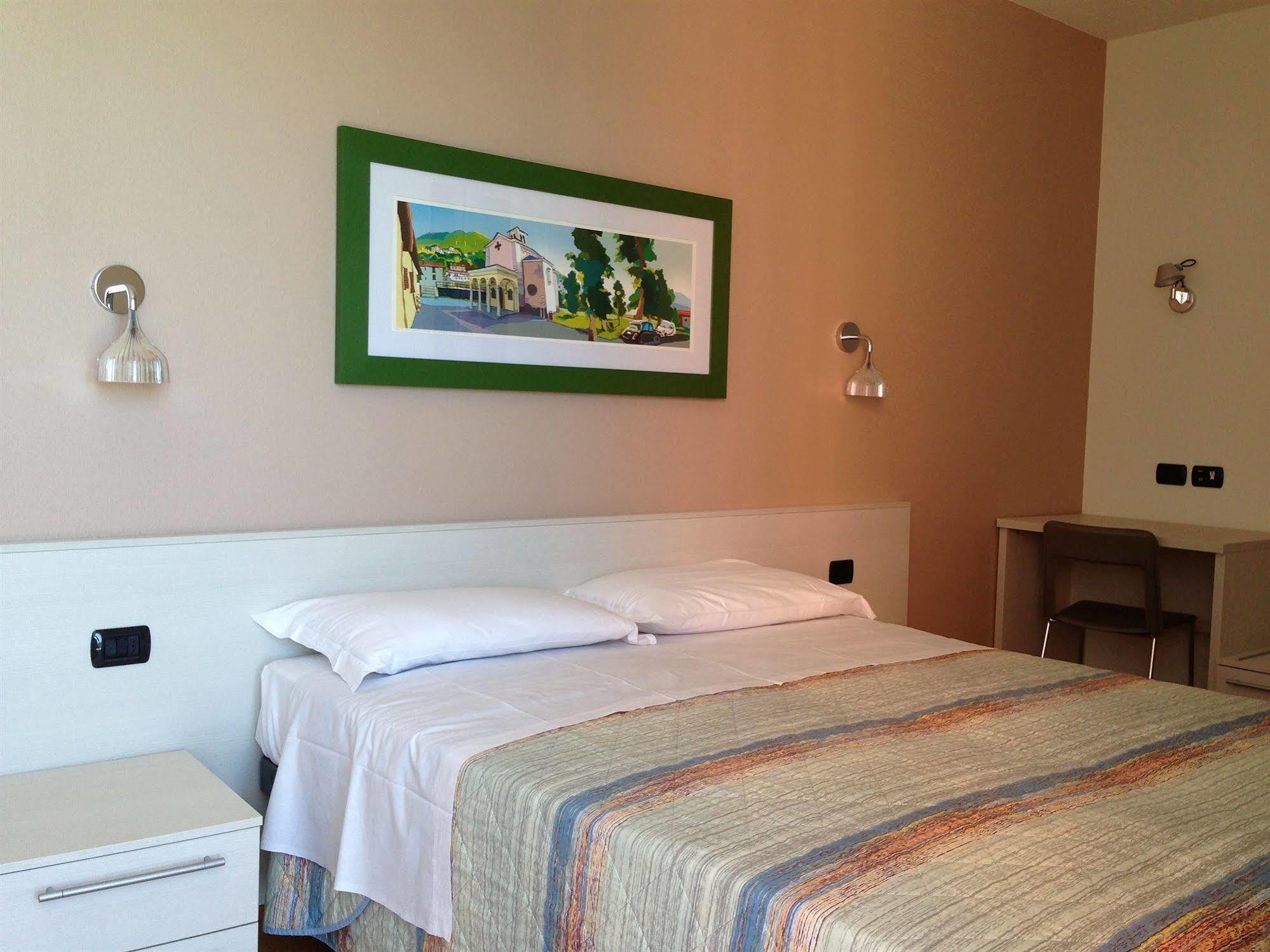 Residence Cafelicita - Promotion - Apartments Lake View - Infinity Pool - Jacuzzi 赫拉弗多纳 外观 照片